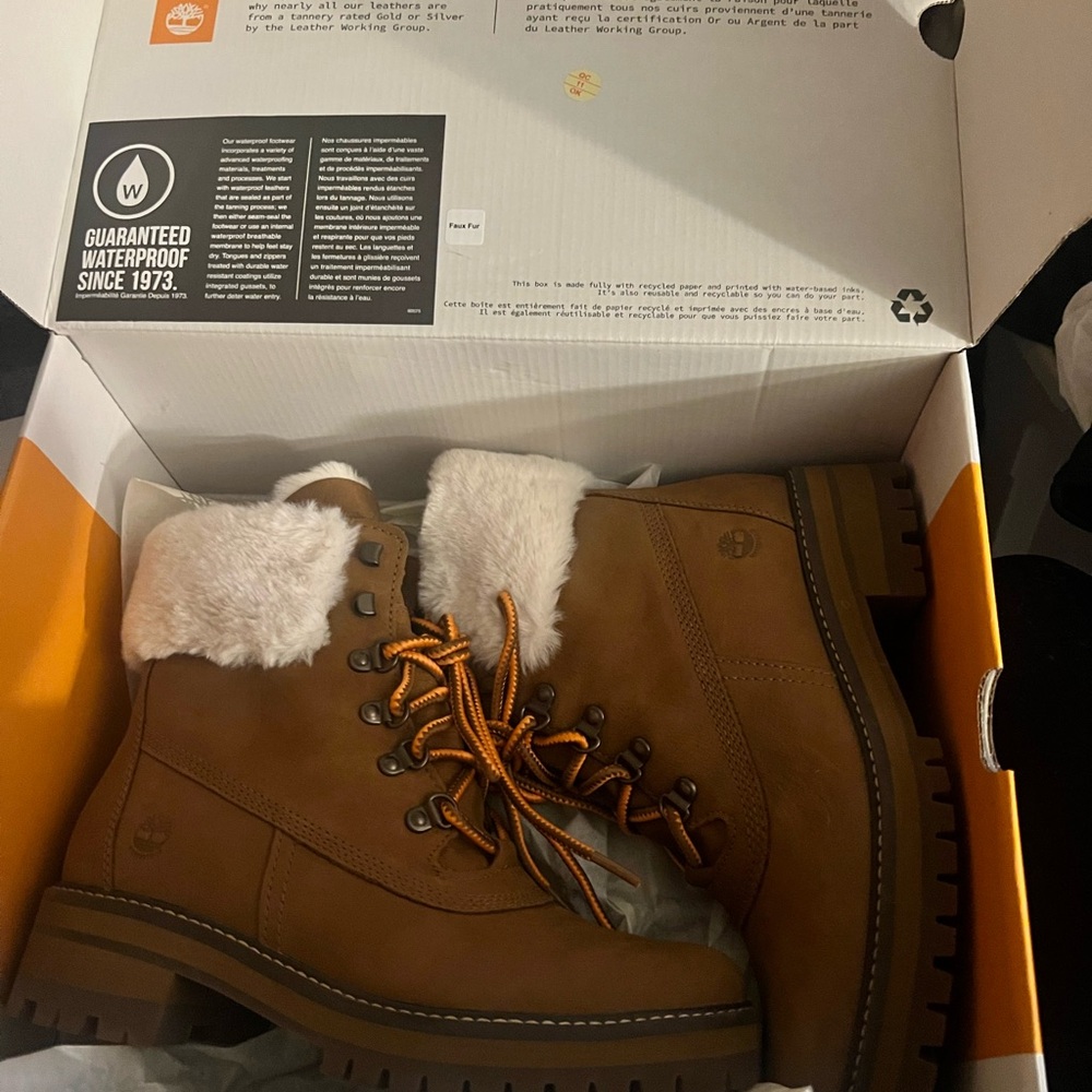 Timberland Women's Tan Lace Up Boots with Fur Lining